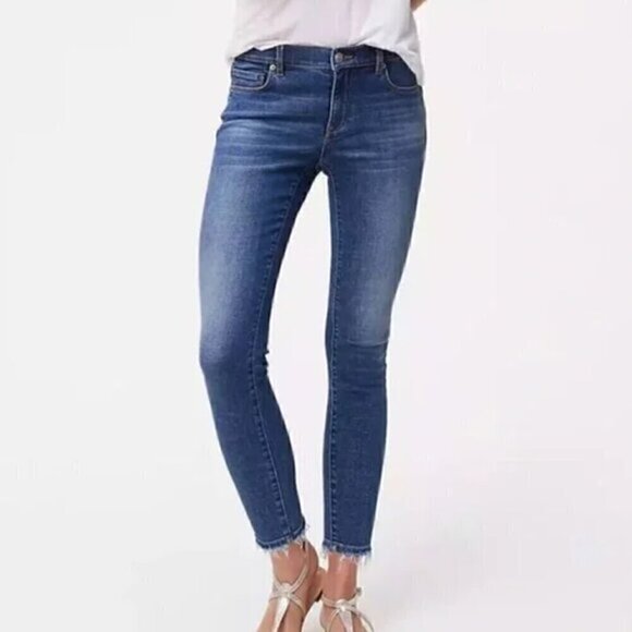 ANN TAYLOR LOFT Outlet Dark Wash Release Hem Fraying Cropped Crop Skinny Jeans 6 - Picture 1 of 13